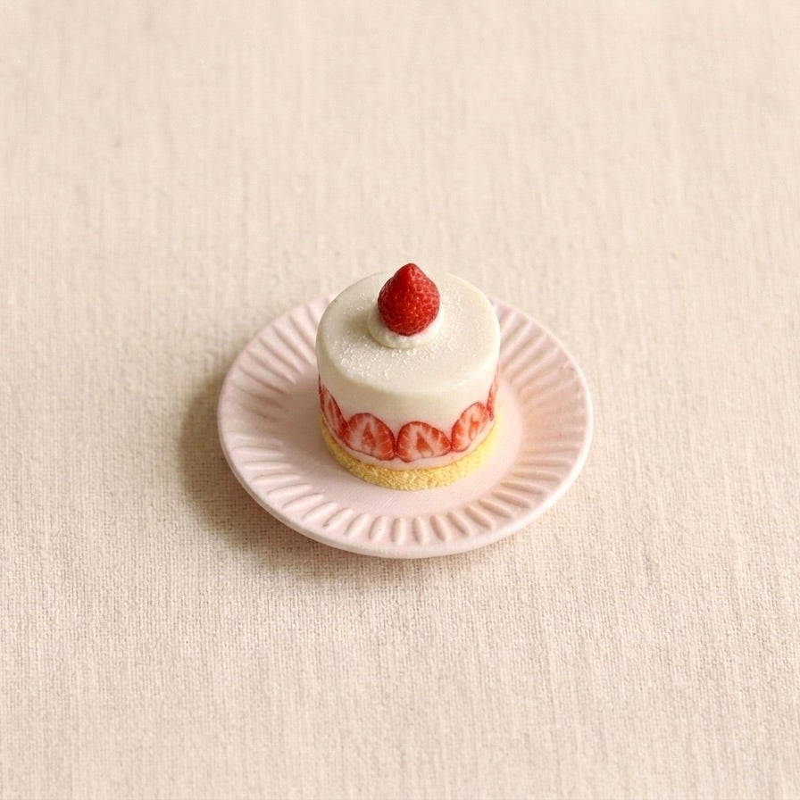 Mini Strawberry Cake – Handmade Resin &amp; Clay Dessert Miniature
