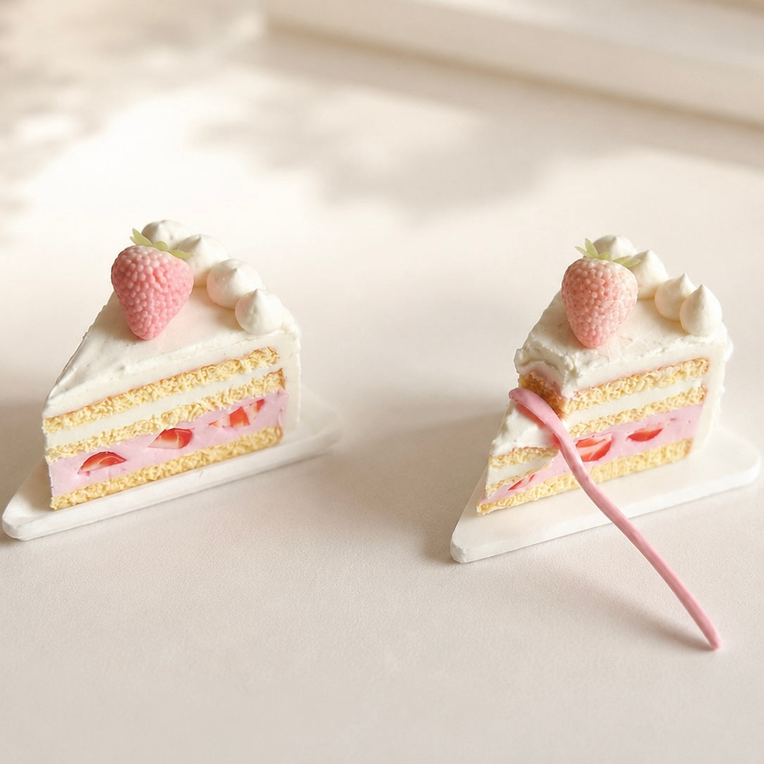Handmade Mini Strawberry Cake Dessert Set – Polymer Clay Miniature Scene with 3D Printed Trays