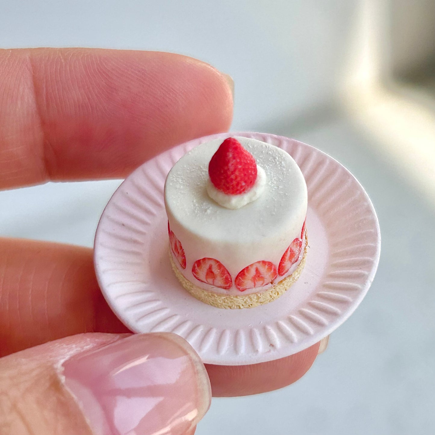 Mini Strawberry Cake – Handmade Resin &amp; Clay Dessert Miniature