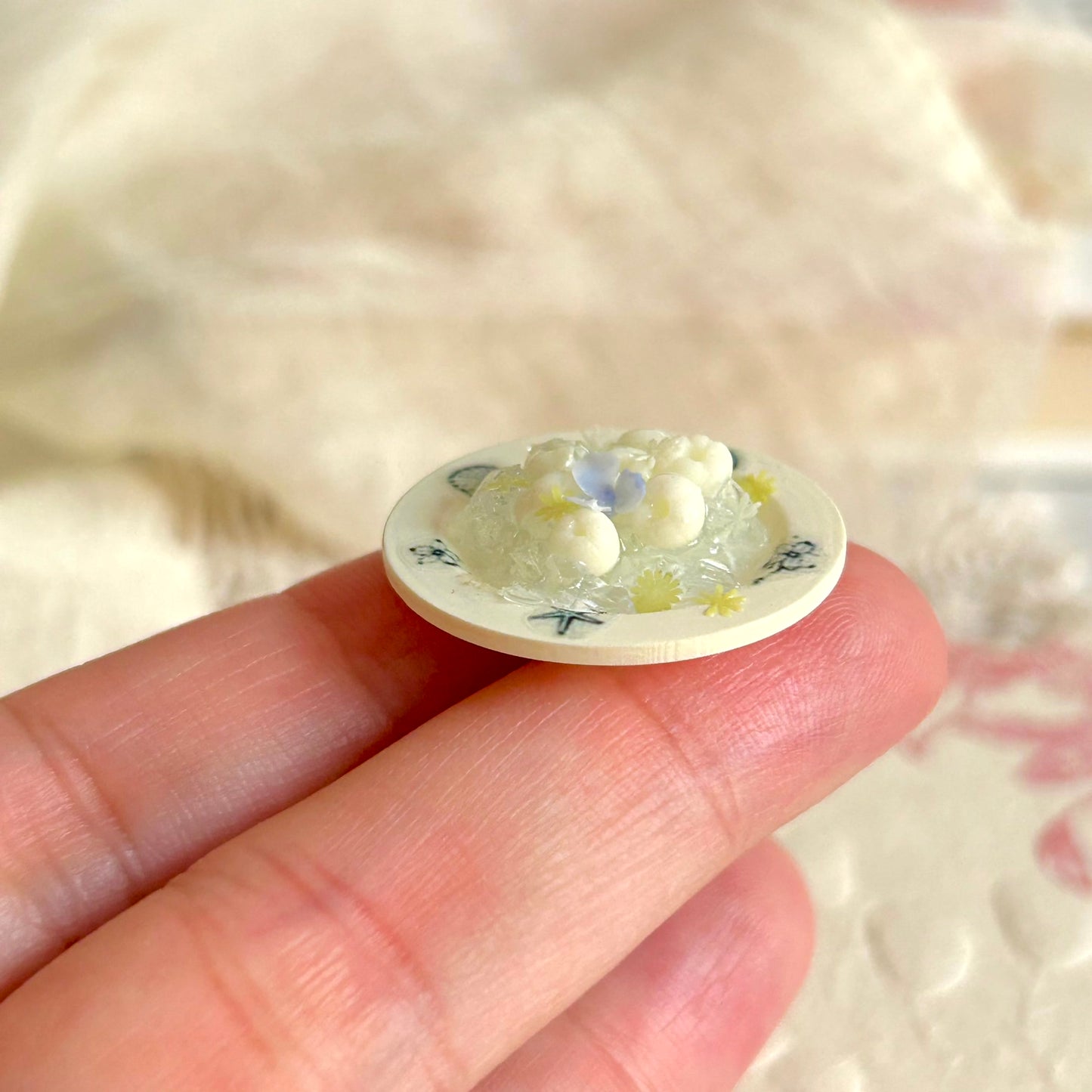 hand-painted miniature resin plate with decorative pattern